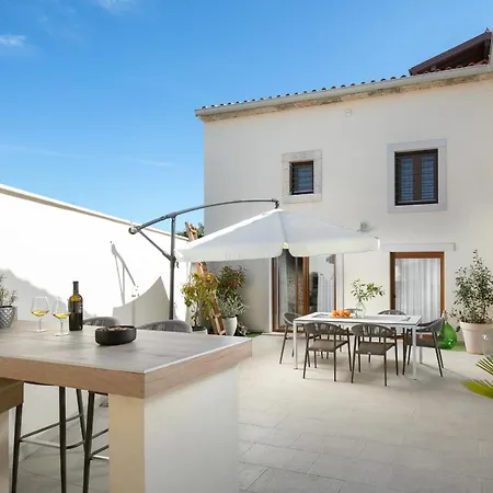 House Noe- With Hot Tub Villa Bale