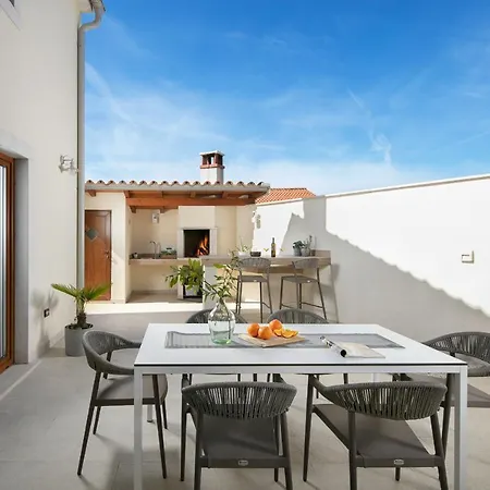 Villa House Noe- With Hot Tub Bale
