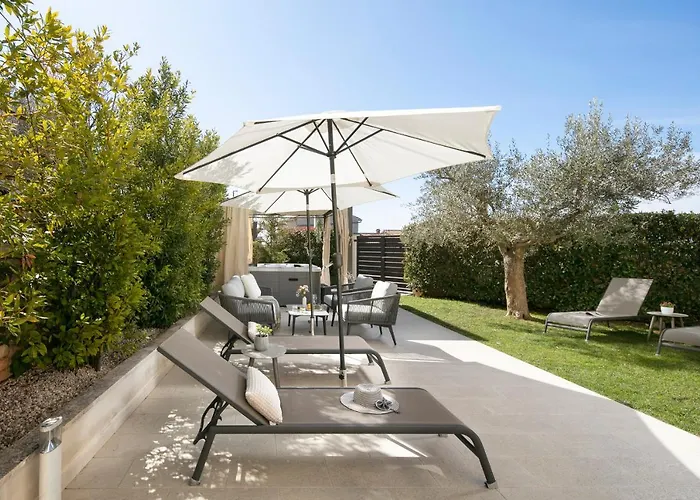 House Noe- With Hot Tub 발